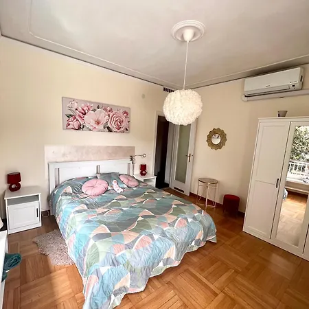 Free Parking And Air Conditioner Апартаменты *