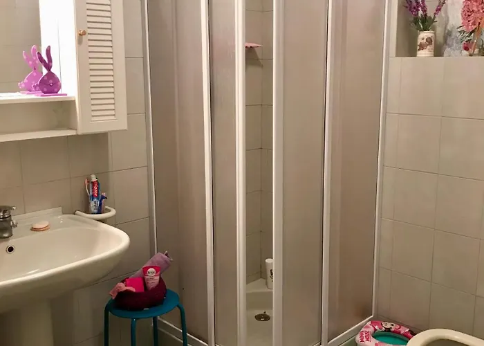 Free Parking And Air Conditioner Apartment *