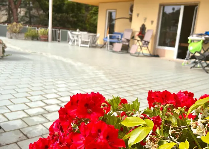 Free Parking And Air Conditioner Apartment Sanremo